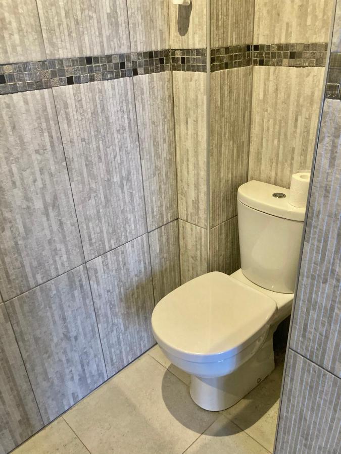 Nice West Cosy Flat Balcony, Near Airport, Train, Beach, Public Transport, Supermarket, Comfortable And Well Equipped Leilighet Eksteriør bilde